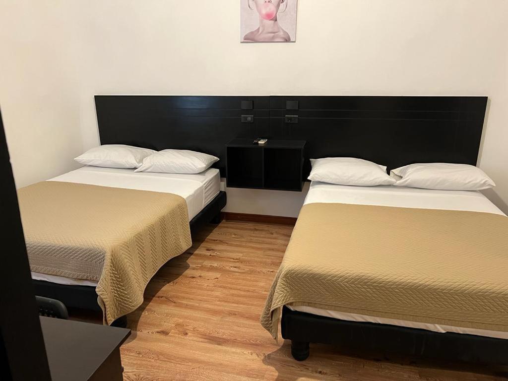 גוויאקיל Hotel Perla Central מראה חיצוני תמונה