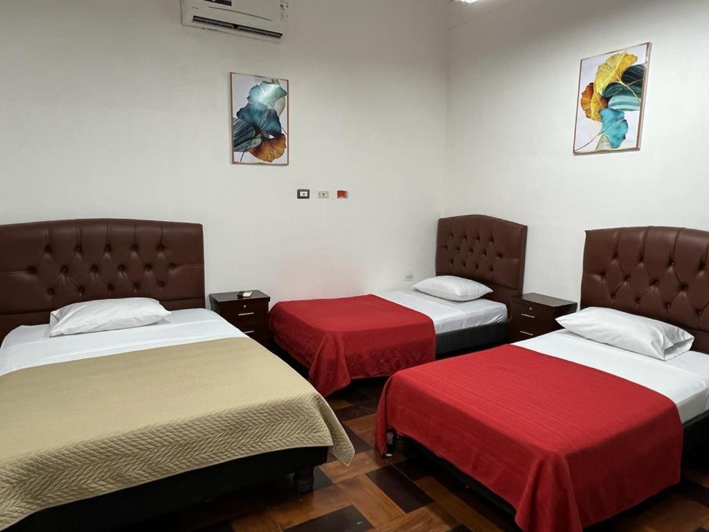 גוויאקיל Hotel Perla Central מראה חיצוני תמונה